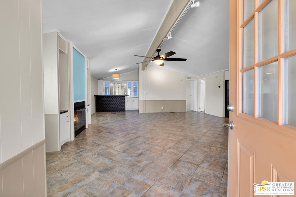 222 Settles Drive Property Photo 5