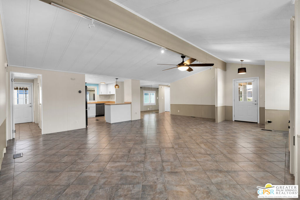 222 Settles Drive Property Photo 11