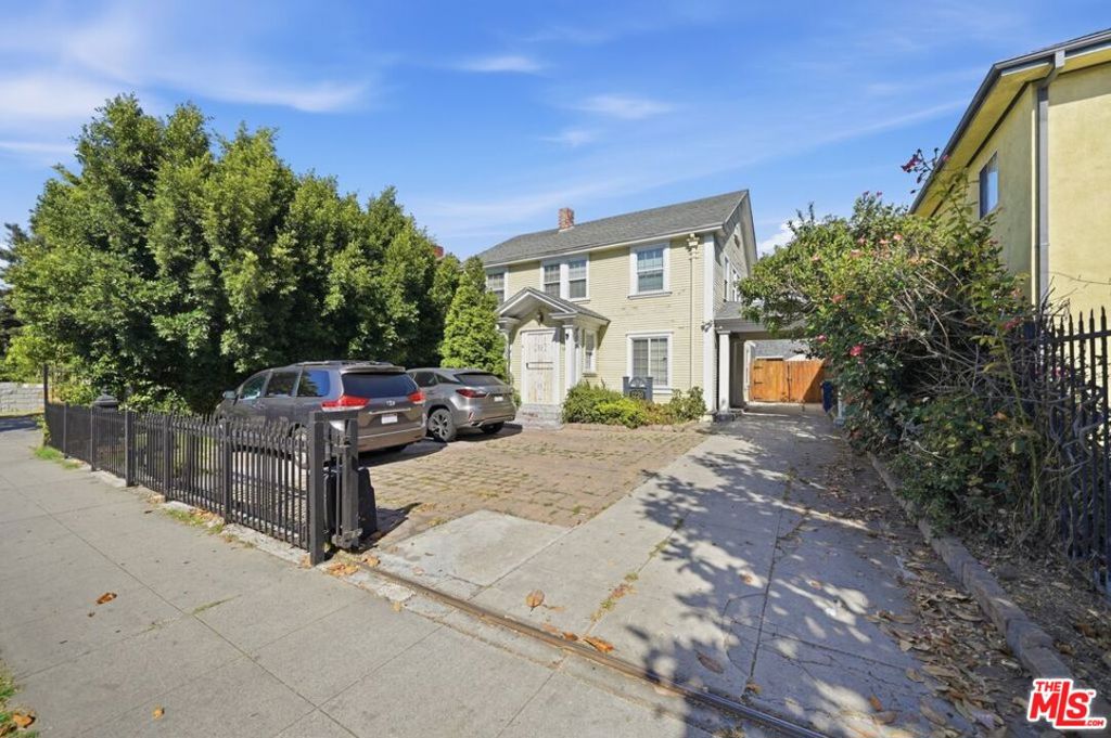 1220 Crenshaw Boulevard Property Photo 1