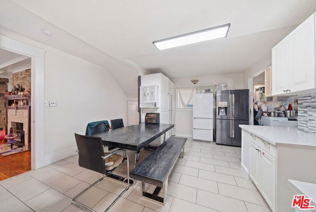 1220 Crenshaw Boulevard Property Photo 2