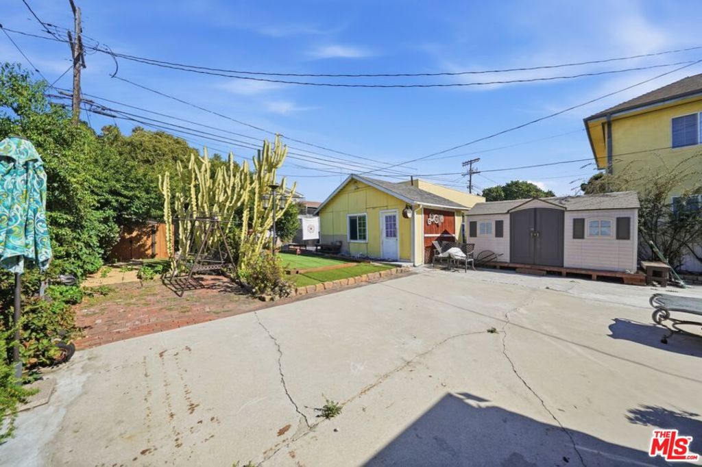 1220 Crenshaw Boulevard Property Photo 4