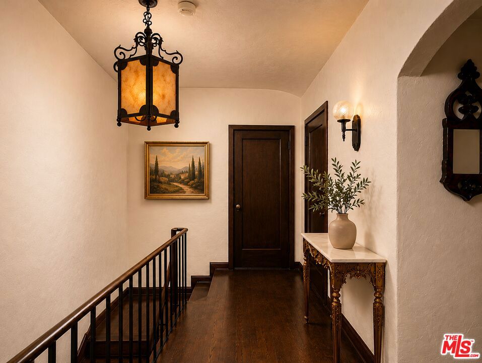 6470 Ivarene Avenue Property Photo 11