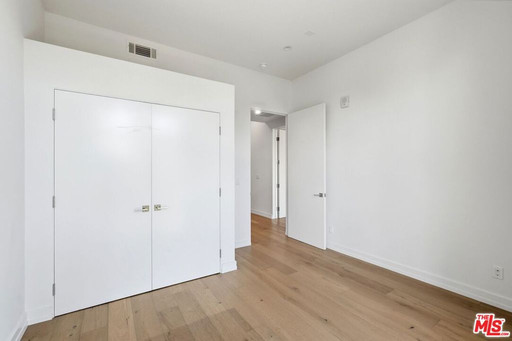 1041 N Spaulding Avenue 203 Property Photo 23