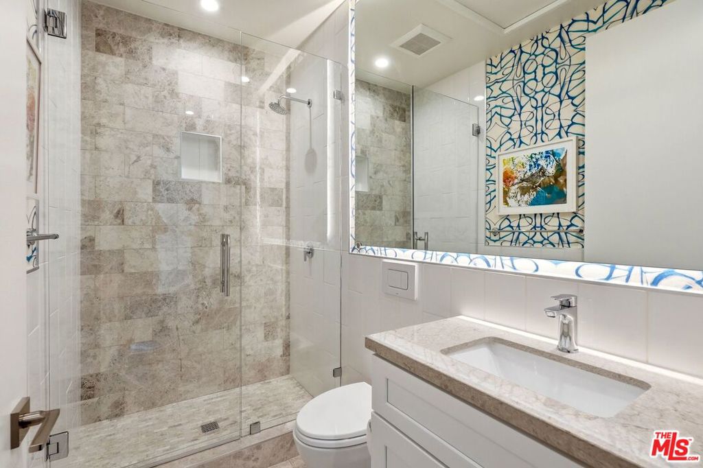 1041 N Spaulding Avenue 203 Property Photo 26