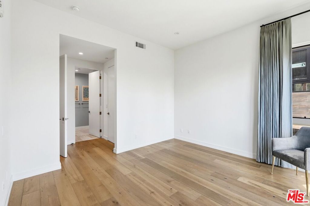 1041 N Spaulding Avenue 203 Property Photo 29