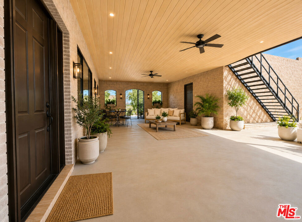 15935 Mary Circle Property Photo 4