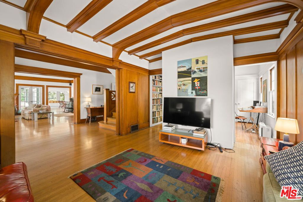 801 N Rodeo Drive Property Photo 15