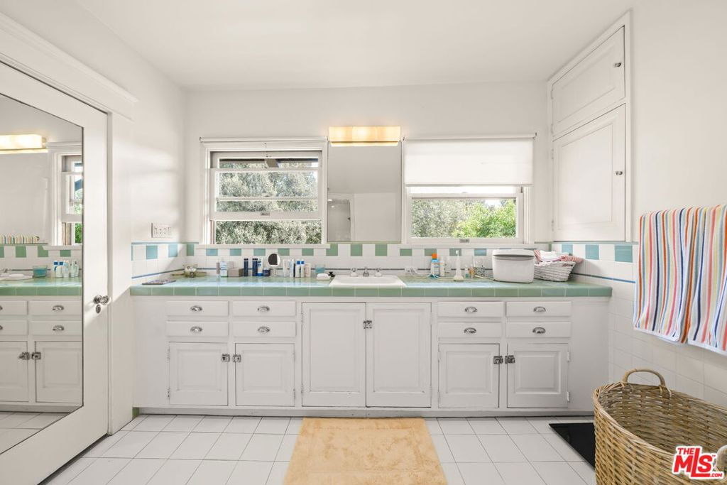 801 N Rodeo Drive Property Photo 23