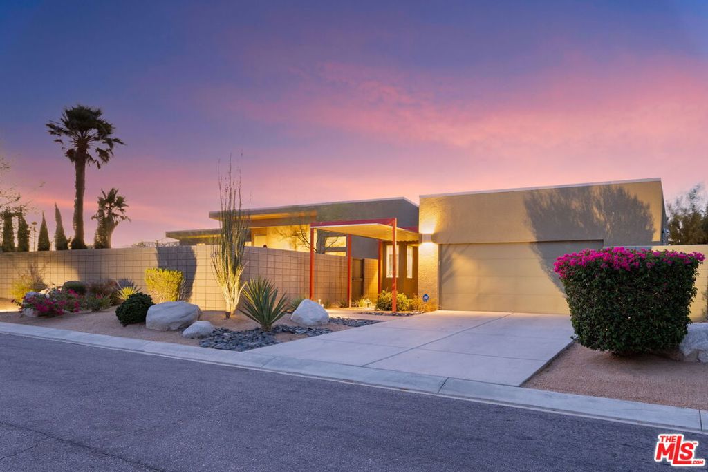 1090 Azure Court Property Photo