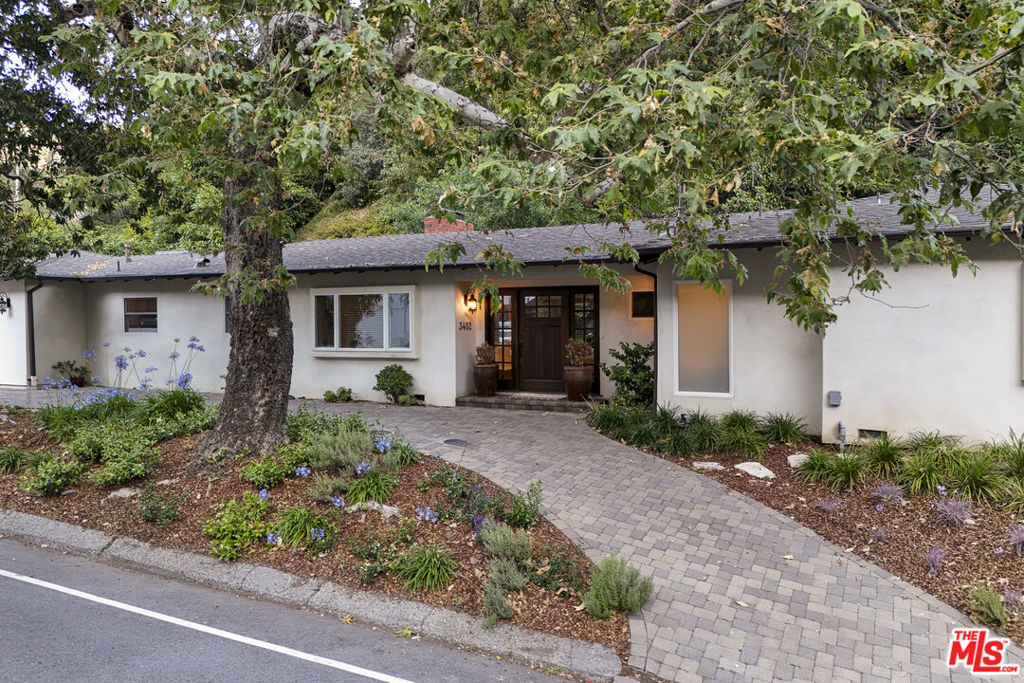 3452 Mandeville Canyon Road Property Photo 1