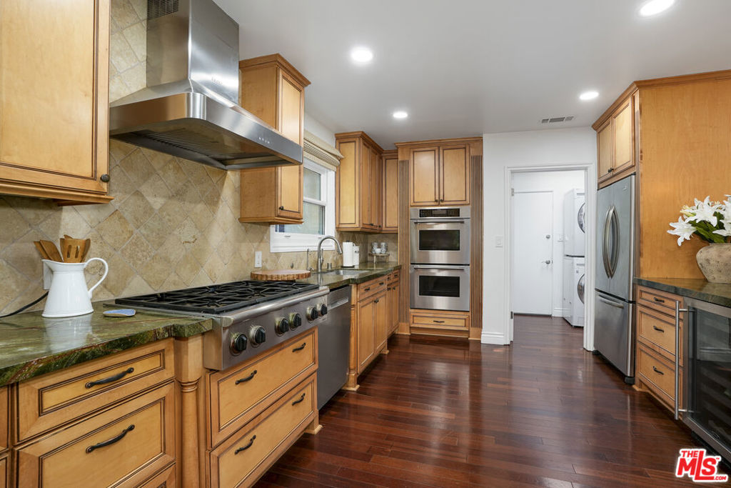 3452 Mandeville Canyon Road Property Photo 13