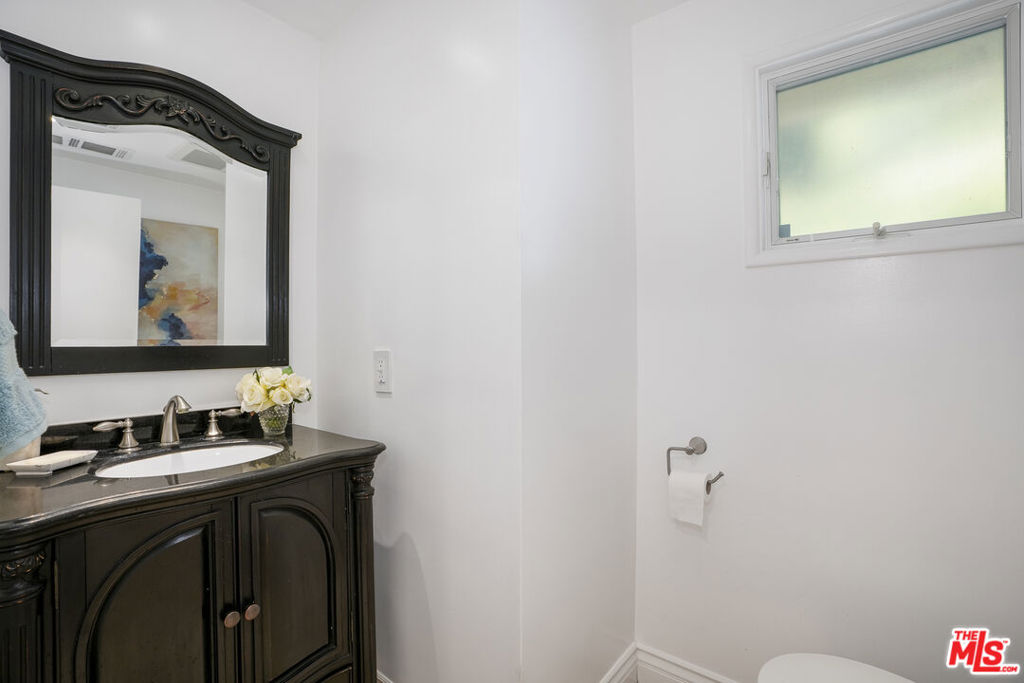 3452 Mandeville Canyon Road Property Photo 20