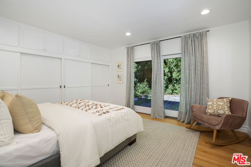 3452 Mandeville Canyon Road Property Photo 31