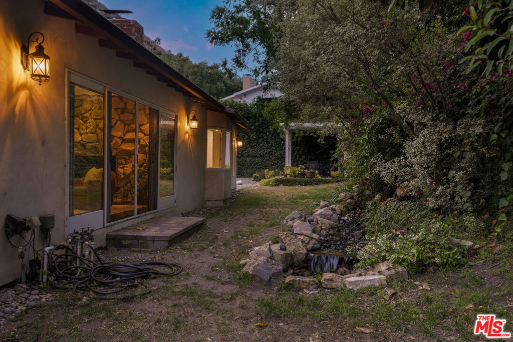 3452 Mandeville Canyon Road Property Photo 34