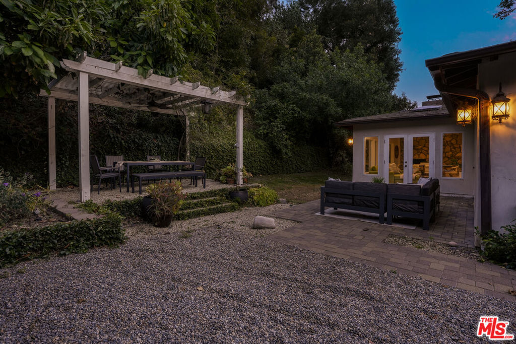 3452 Mandeville Canyon Road Property Photo 35