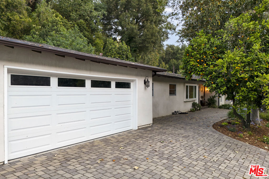 3452 Mandeville Canyon Road Property Photo 45