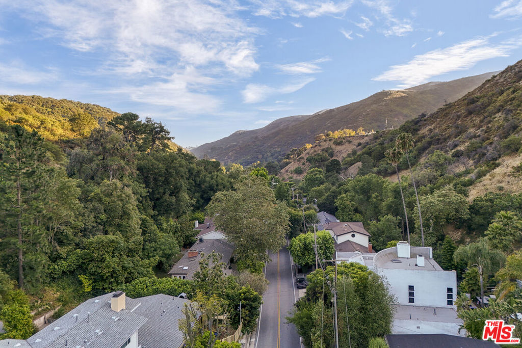 3452 Mandeville Canyon Road Property Photo 47