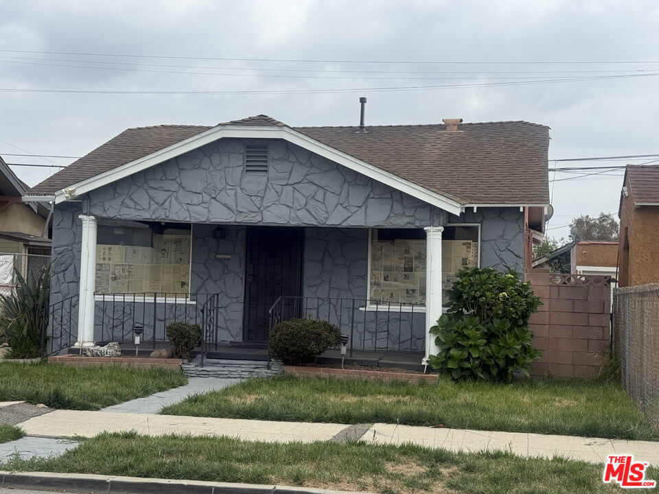 1706 W 65th Place Property Photo 2