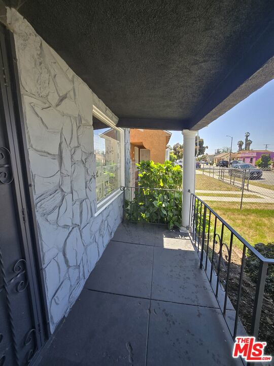 1706 W 65th Place Property Photo 6