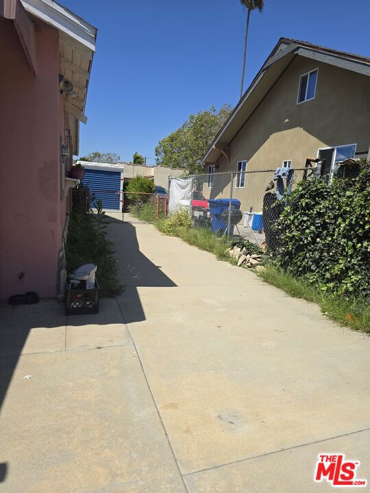 1706 W 65th Place Property Photo 11