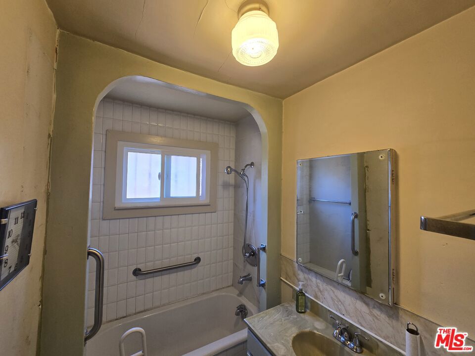 1706 W 65th Place Property Photo 15