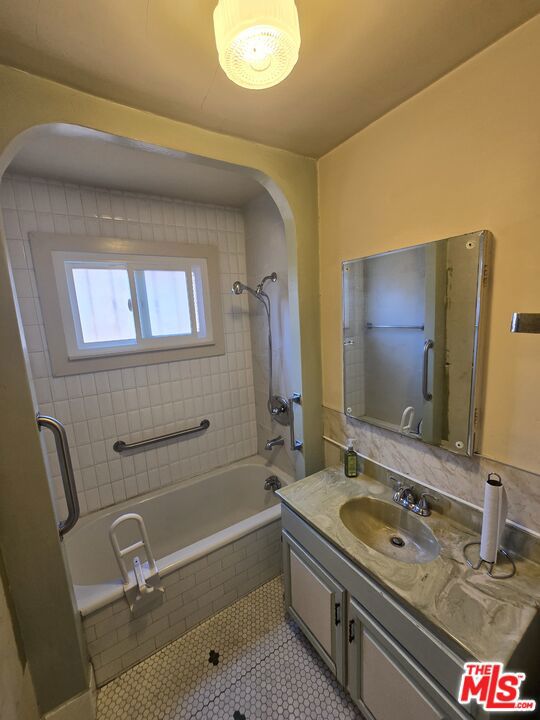 1706 W 65th Place Property Photo 16