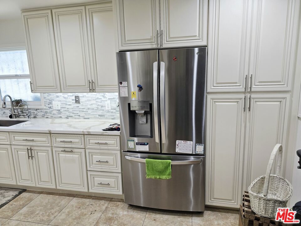 1706 W 65th Place Property Photo 24