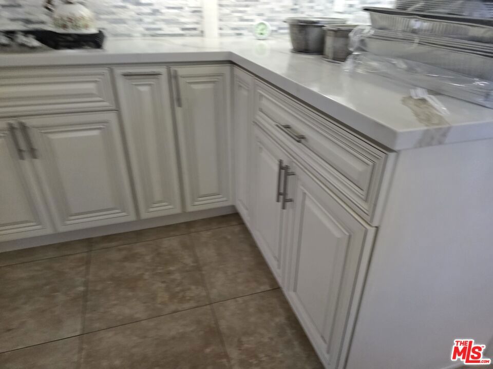 1706 W 65th Place Property Photo 41