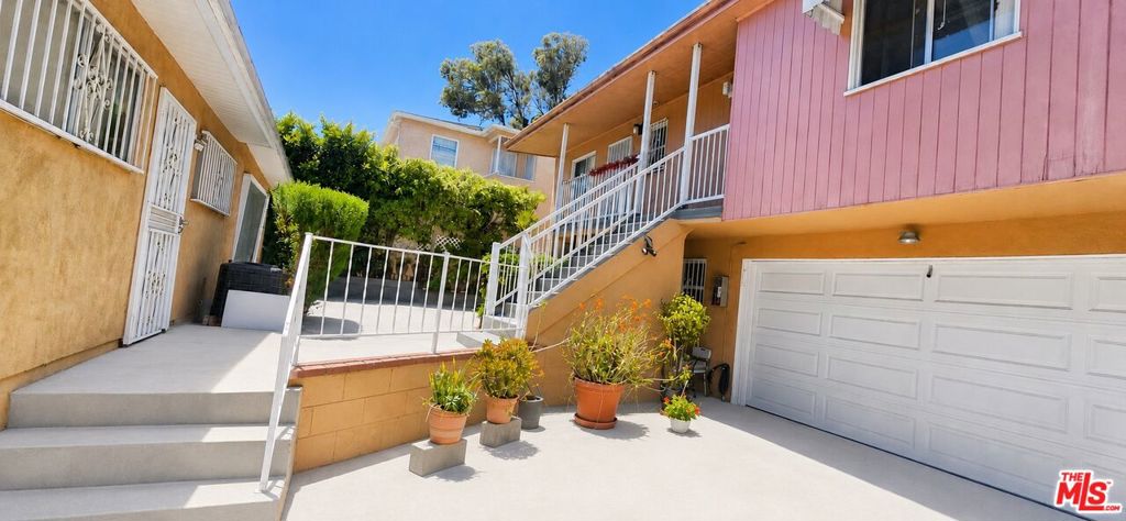 419 La Colina Drive 4 Property Photo 3