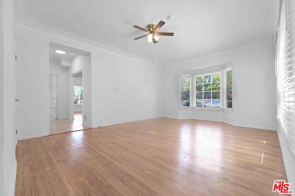 2442 W 18th Street Property Photo 11