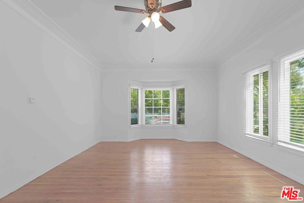2442 W 18th Street Property Photo 14