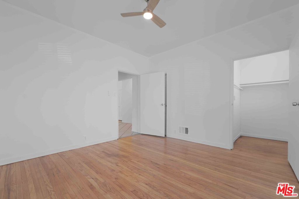 2442 W 18th Street Property Photo 17