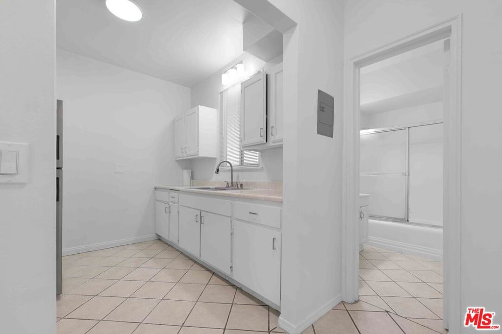 2442 W 18th Street Property Photo 20