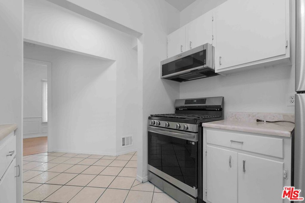 2442 W 18th Street Property Photo 23