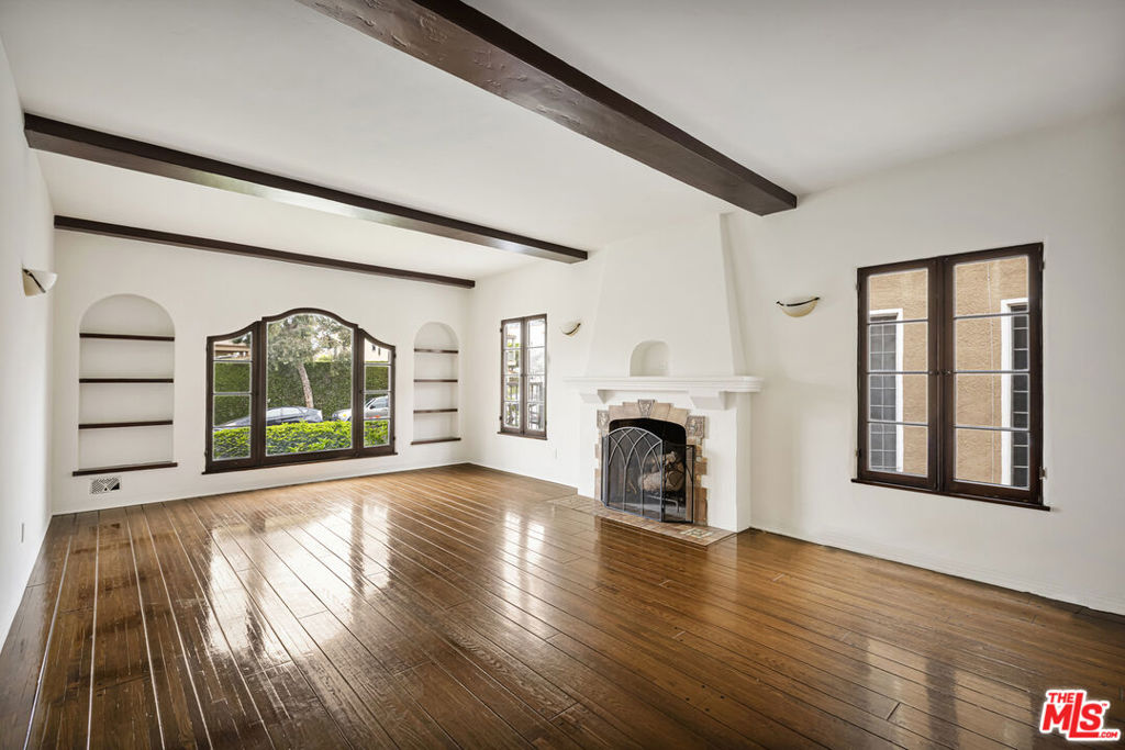 844 S Curson Avenue Property Photo 1