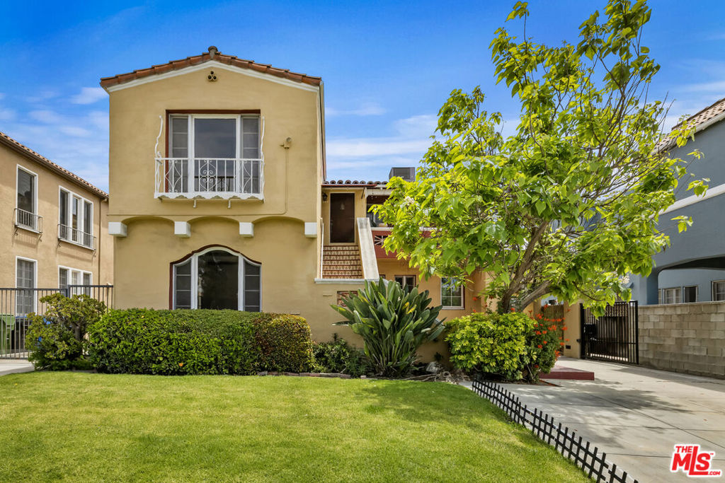 844 S Curson Avenue Property Photo 2