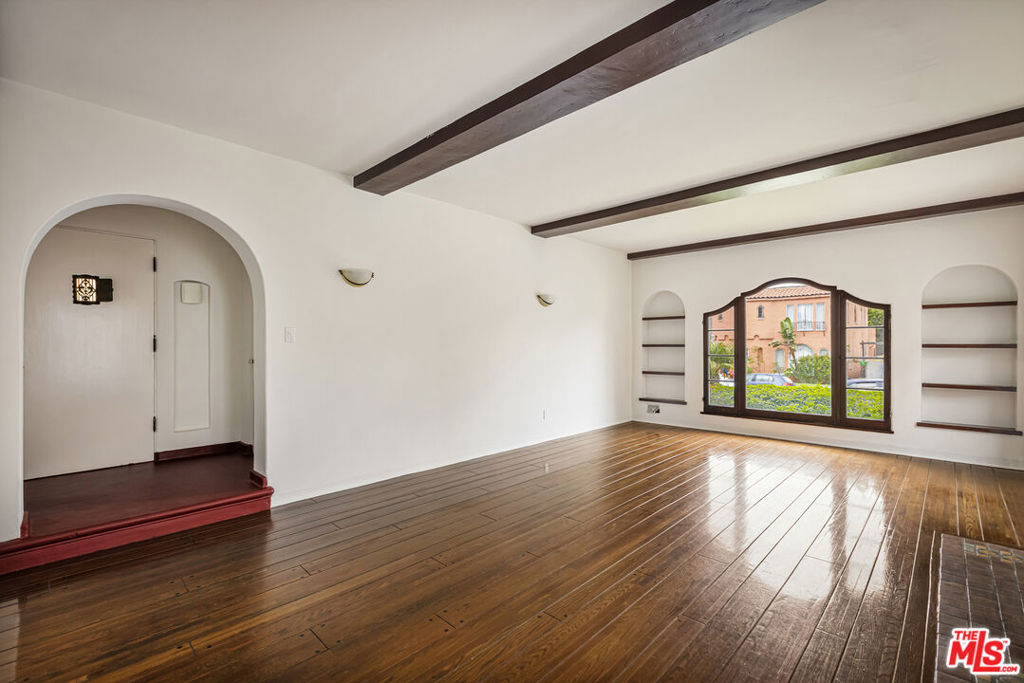 844 S Curson Avenue Property Photo 7