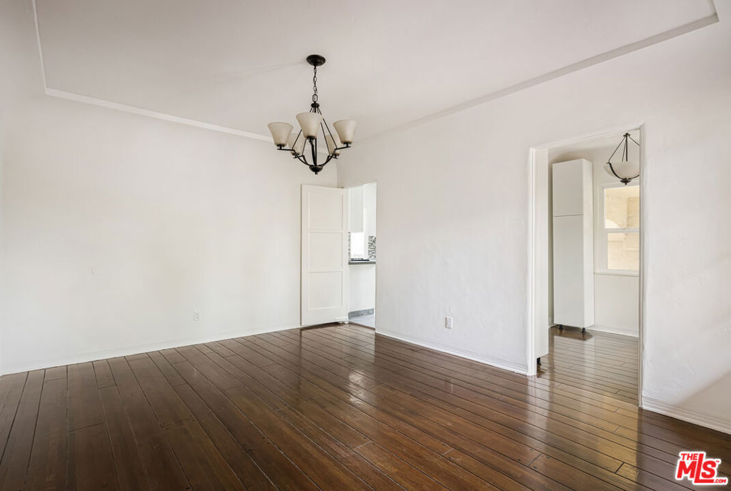 844 S Curson Avenue Property Photo 12