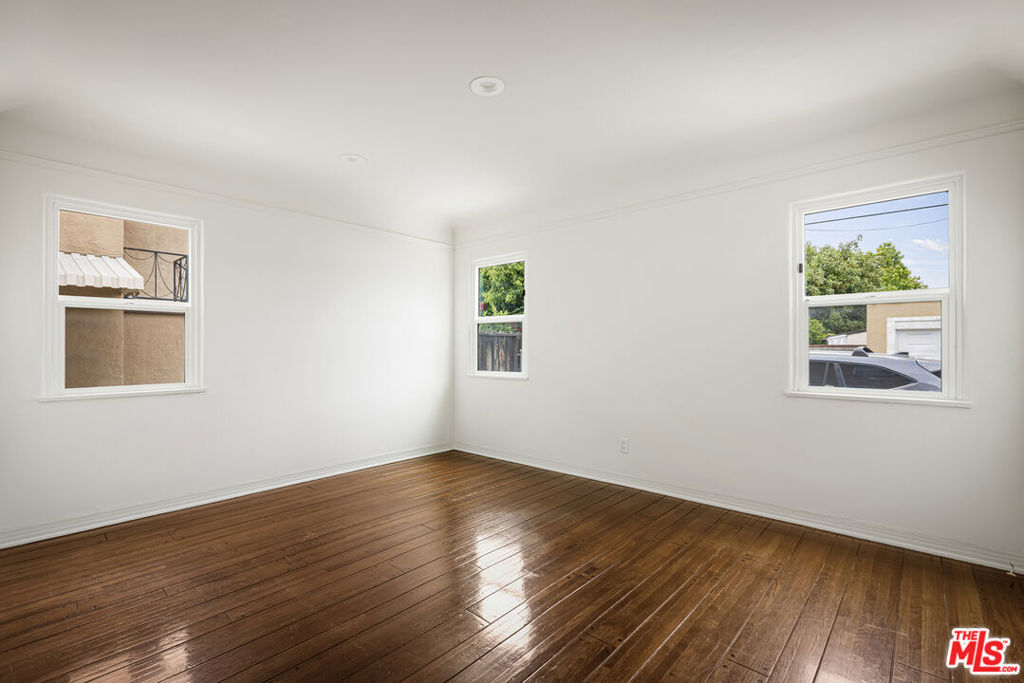 844 S Curson Avenue Property Photo 20