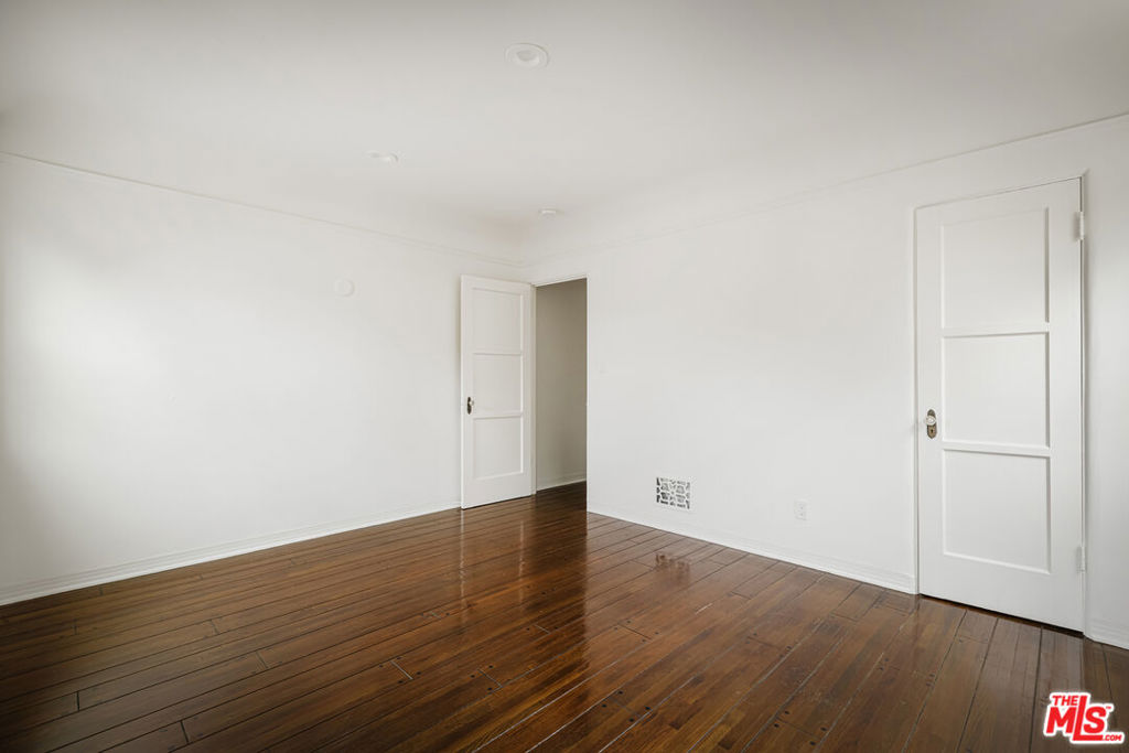 844 S Curson Avenue Property Photo 21