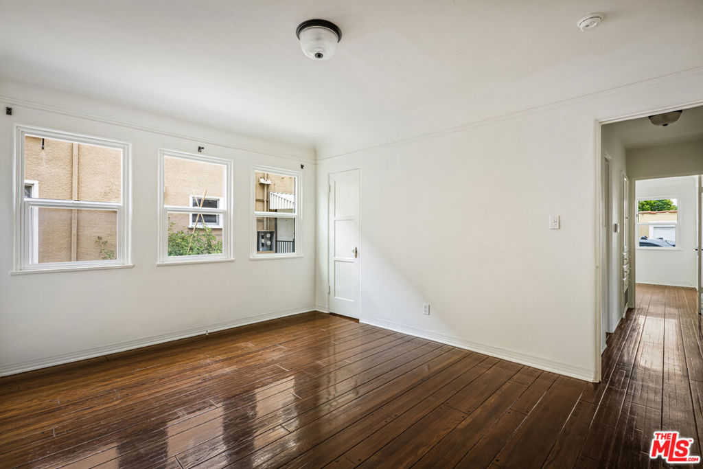 844 S Curson Avenue Property Photo 25