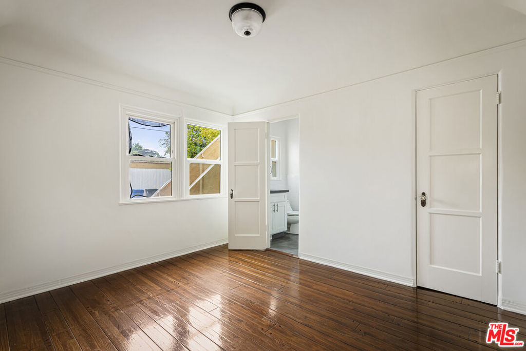 844 S Curson Avenue Property Photo 27