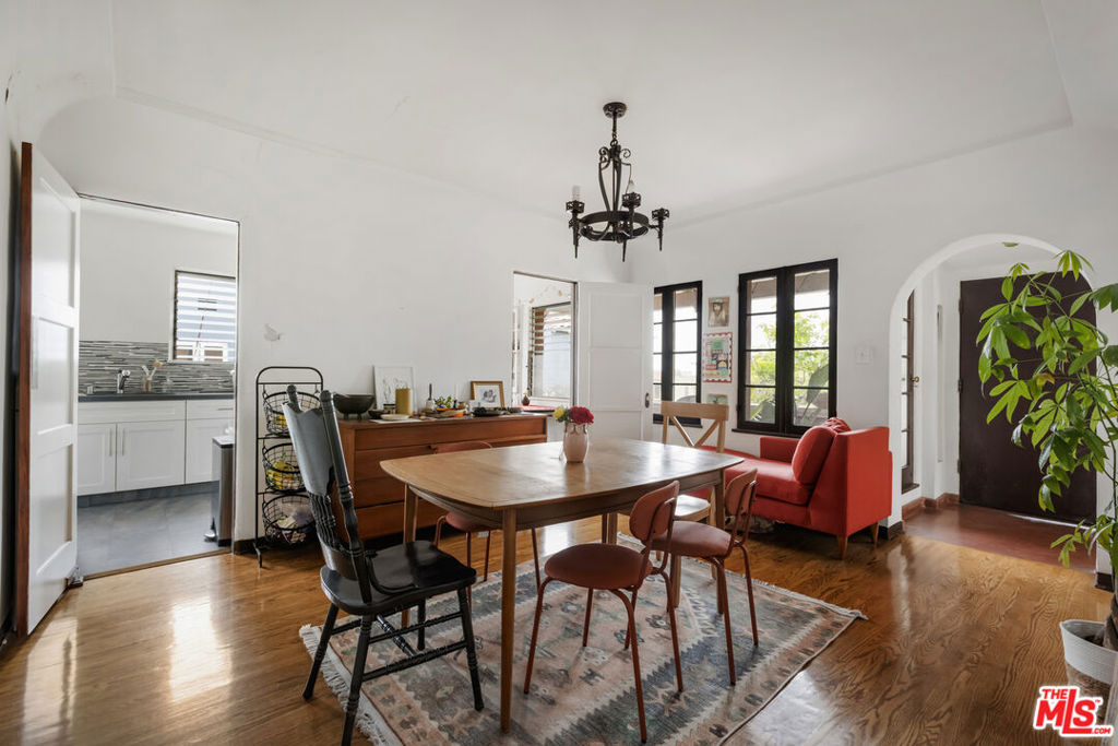 844 S Curson Avenue Property Photo 36