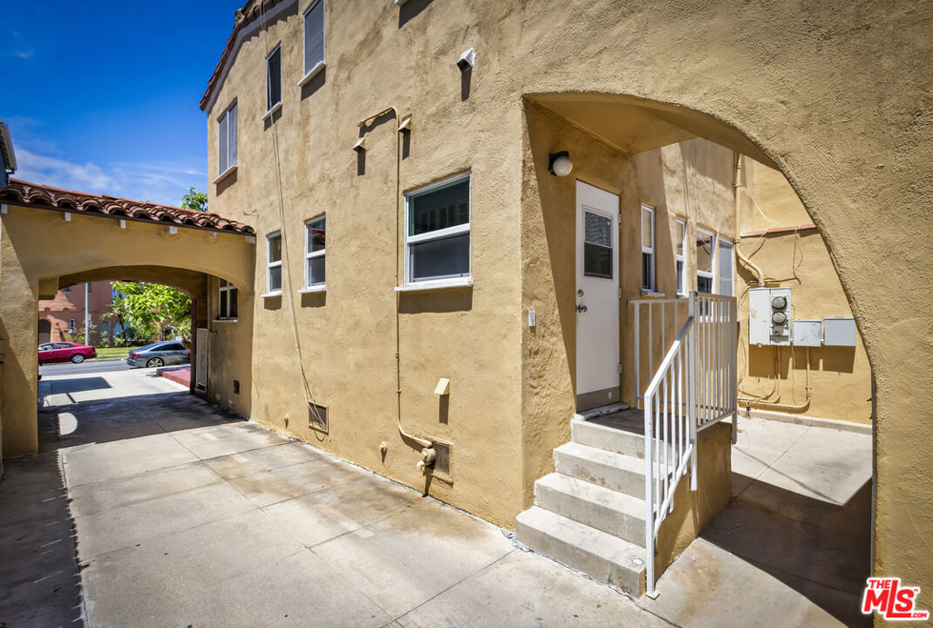 844 S Curson Avenue Property Photo 62
