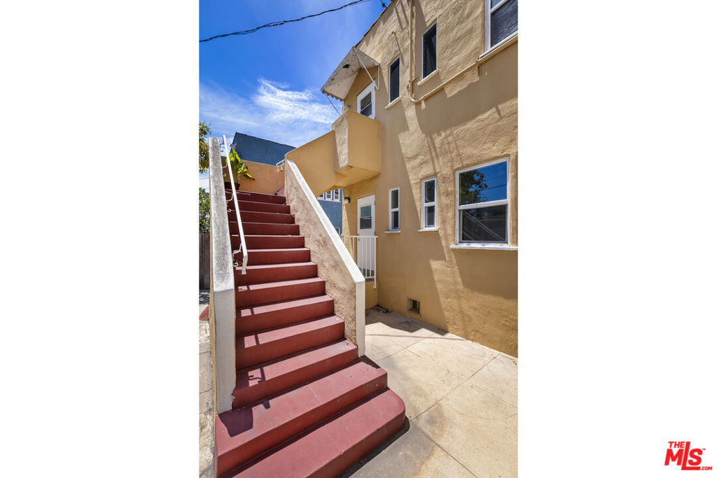 844 S Curson Avenue Property Photo 65