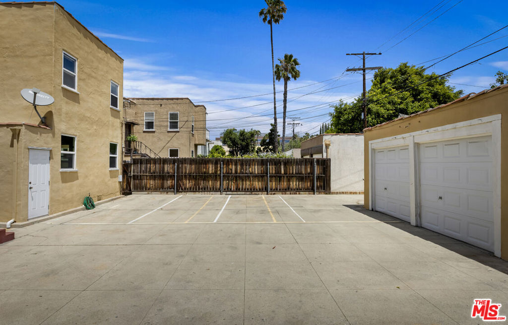844 S Curson Avenue Property Photo 67