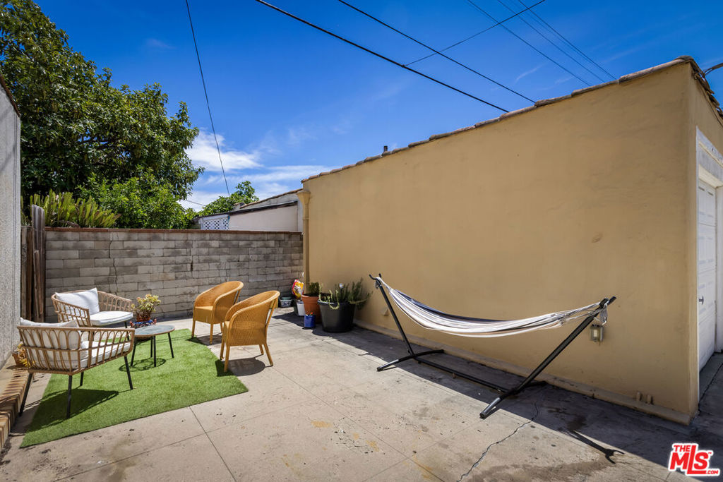 844 S Curson Avenue Property Photo 71