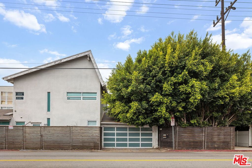 2807 Pacific Avenue Property Photo 1