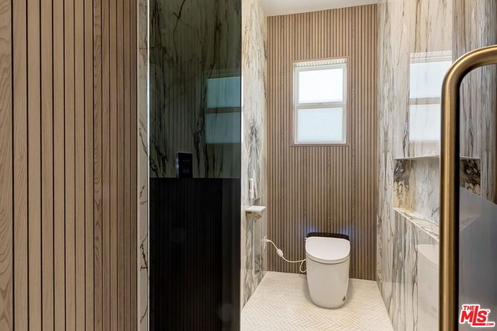 5170 Gloria Avenue Property Photo 61