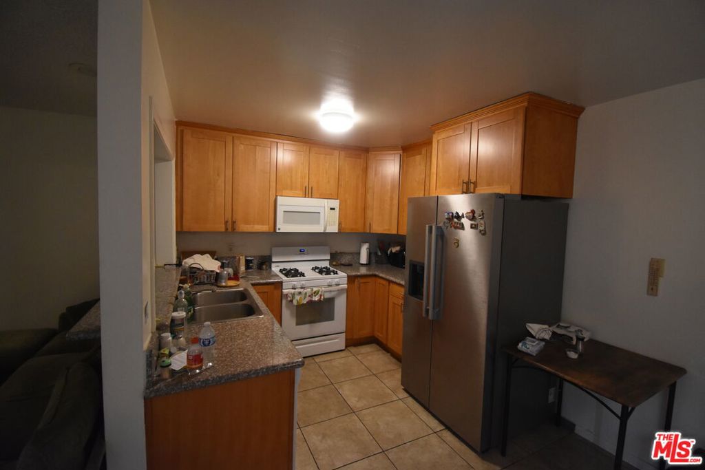 1320 N Columbus Avenue Property Photo 6
